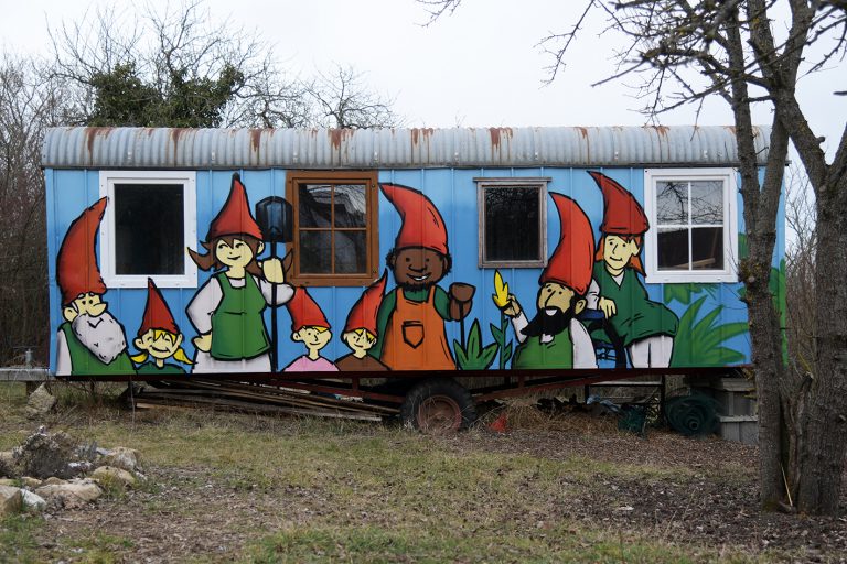 Graffiti am Bauwagen Garten der Begegnung